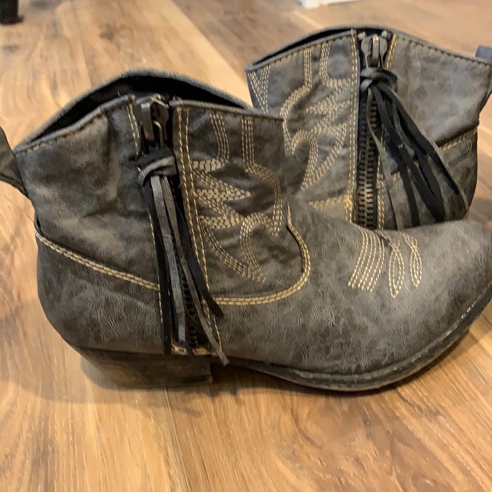 Big Buddha cowboy boots